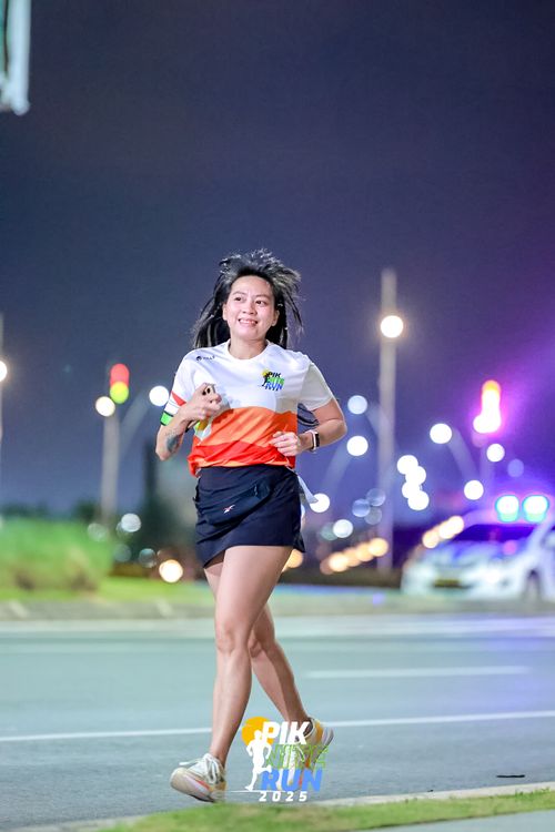 Race photo from PIK NITE RUN 2025