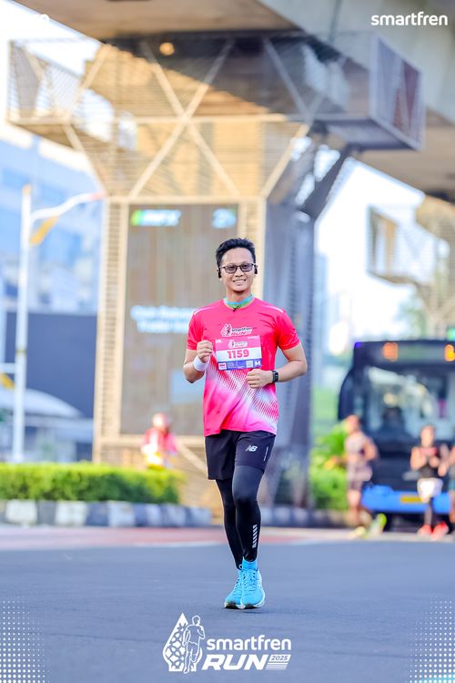 Race photo from Smartfren Run 2025 
