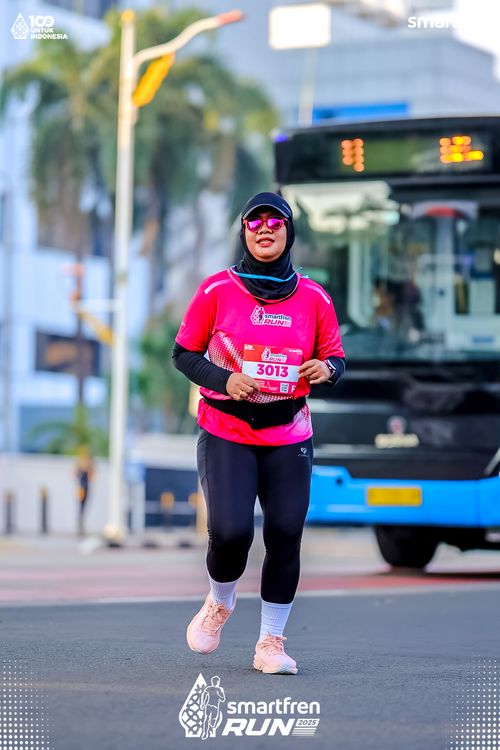 Race photo from Smartfren Run 2025 