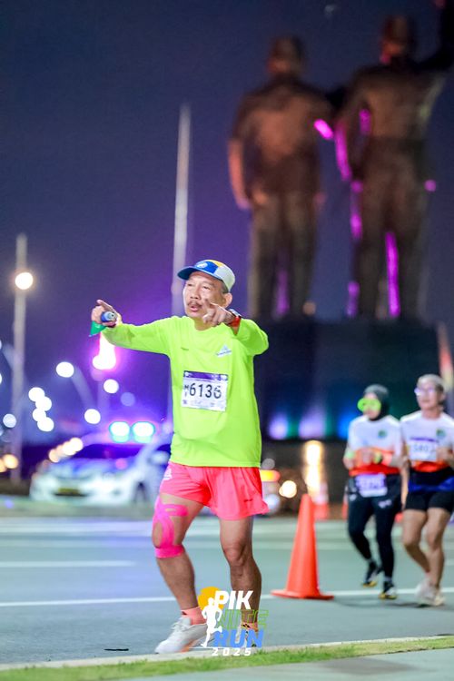 Race photo from PIK NITE RUN 2025