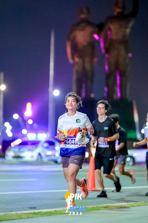 Race photo from PIK NITE RUN 2025