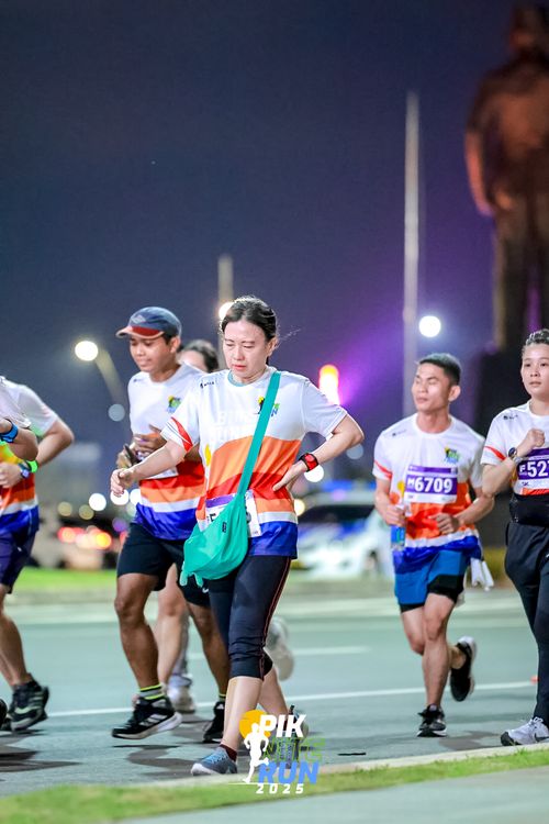 Race photo from PIK NITE RUN 2025