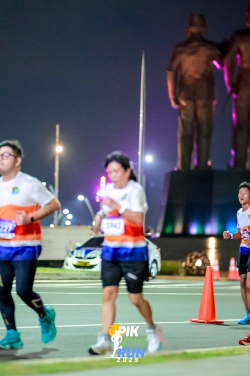 Race photo from PIK NITE RUN 2025