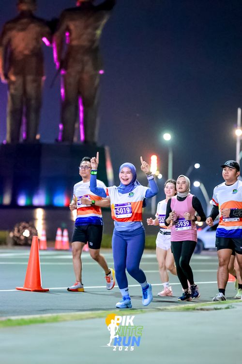 Race photo from PIK NITE RUN 2025