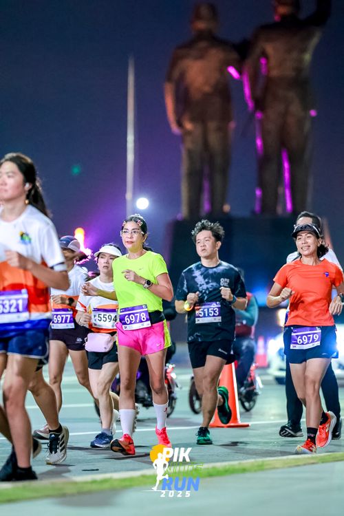 Race photo from PIK NITE RUN 2025