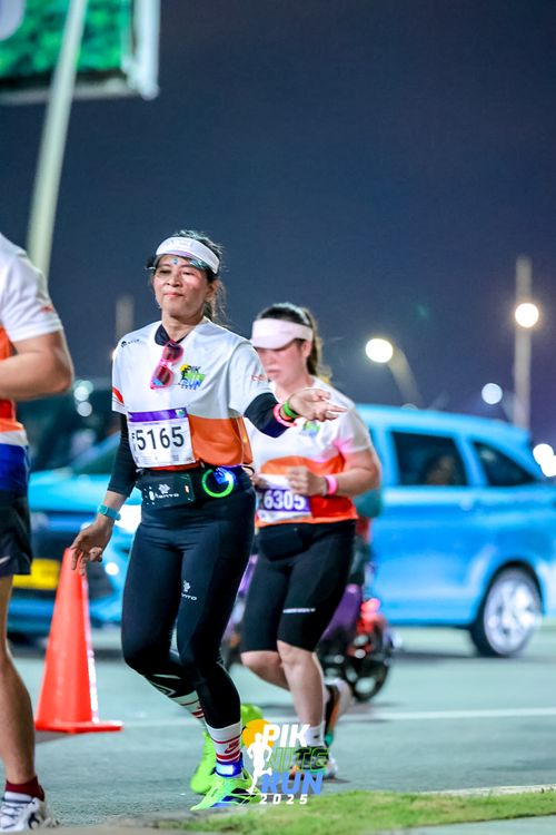 Race photo from PIK NITE RUN 2025