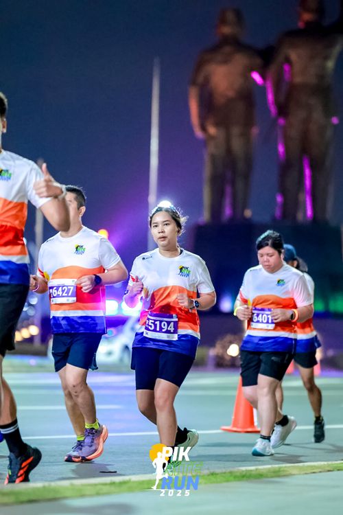 Race photo from PIK NITE RUN 2025