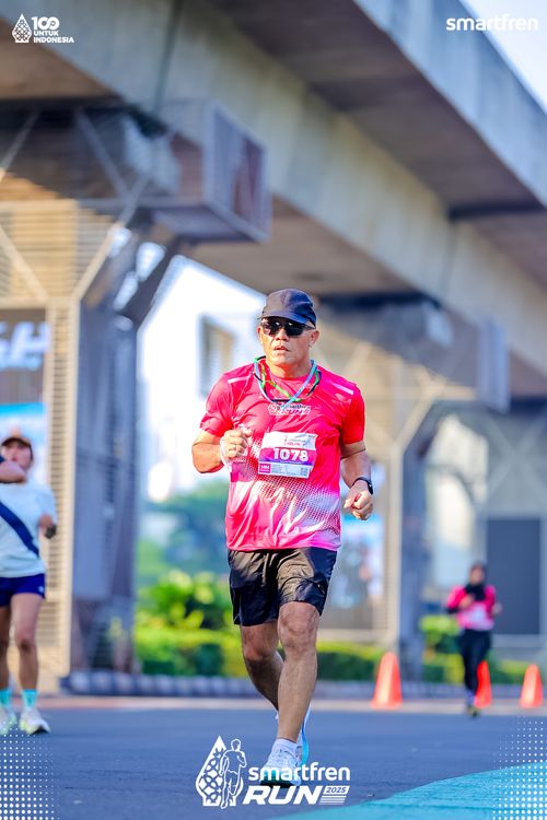 Race photo from Smartfren Run 2025 