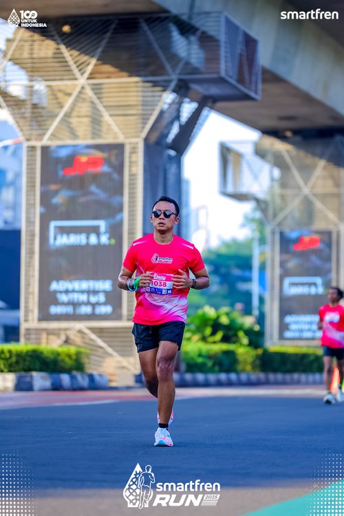 Race photo from Smartfren Run 2025 