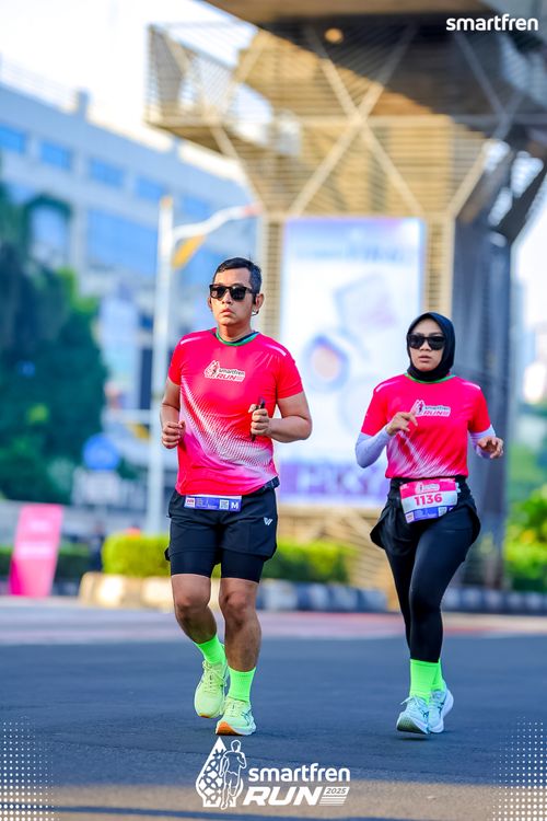Race photo from Smartfren Run 2025 