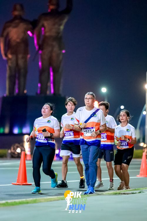 Race photo from PIK NITE RUN 2025