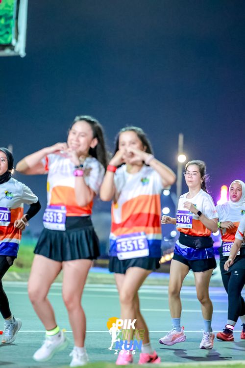 Race photo from PIK NITE RUN 2025