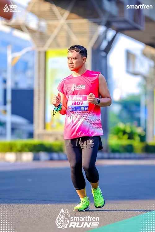 Race photo from Smartfren Run 2025 