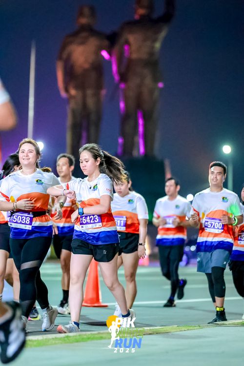 Race photo from PIK NITE RUN 2025