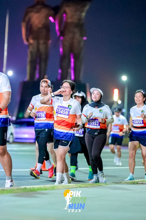 Race photo from PIK NITE RUN 2025