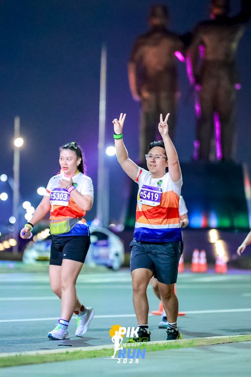 Race photo from PIK NITE RUN 2025