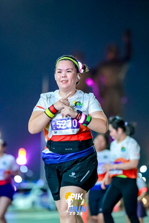 Race photo from PIK NITE RUN 2025