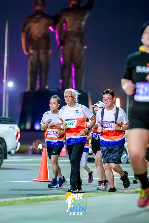 Race photo from PIK NITE RUN 2025