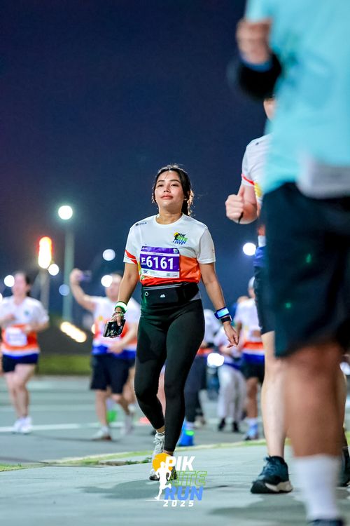 Race photo from PIK NITE RUN 2025