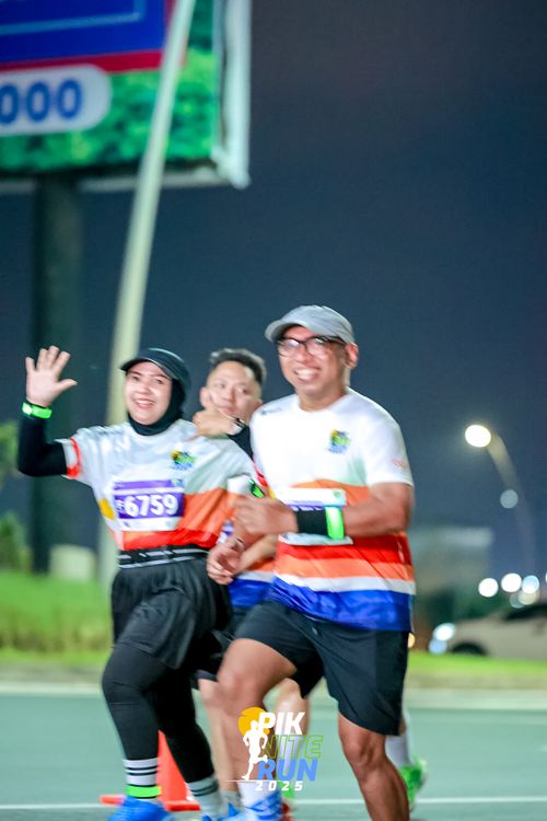 Race photo from PIK NITE RUN 2025