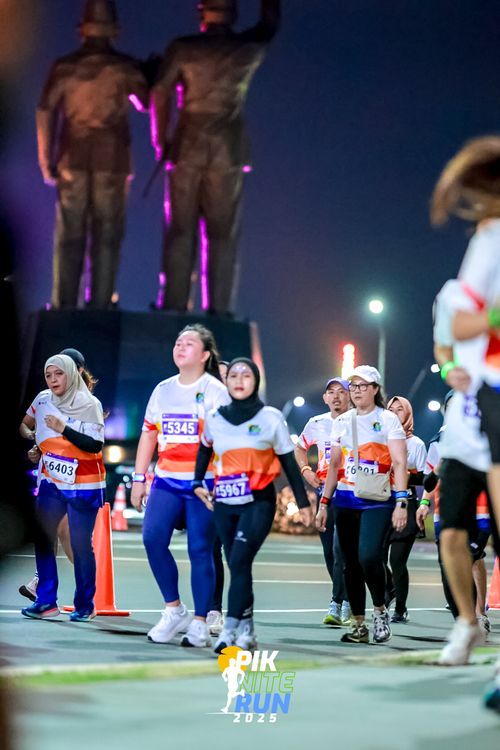 Race photo from PIK NITE RUN 2025