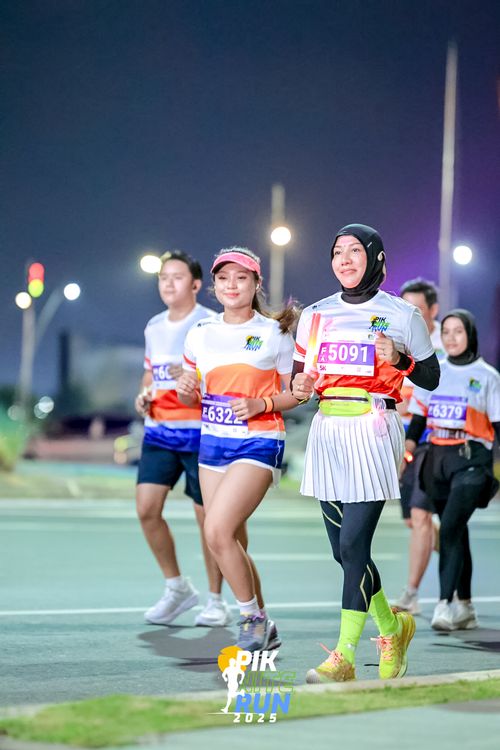 Race photo from PIK NITE RUN 2025