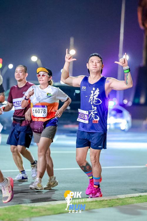 Race photo from PIK NITE RUN 2025