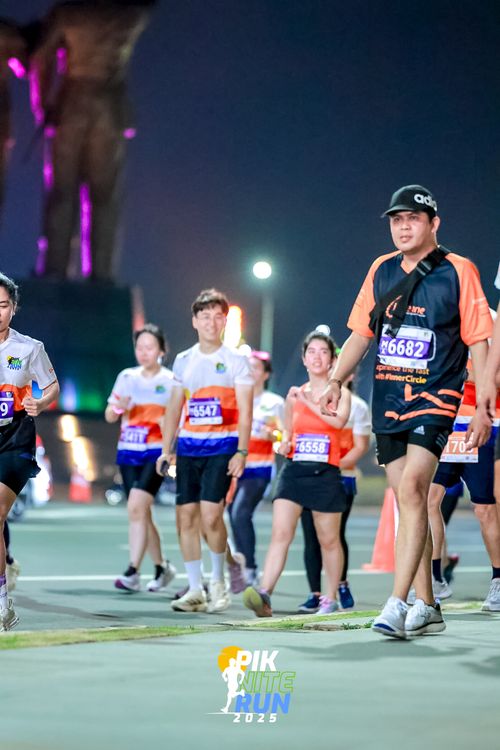 Race photo from PIK NITE RUN 2025