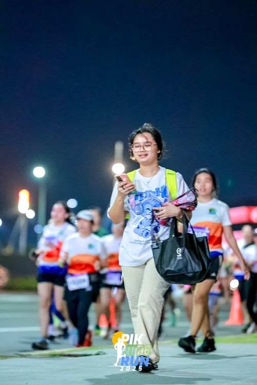 Race photo from PIK NITE RUN 2025