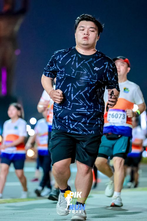 Race photo from PIK NITE RUN 2025