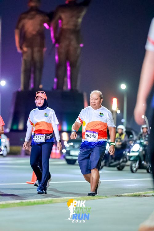 Race photo from PIK NITE RUN 2025