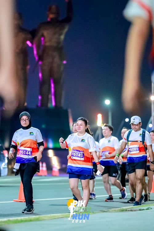 Race photo from PIK NITE RUN 2025