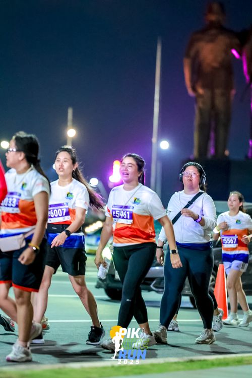 Race photo from PIK NITE RUN 2025