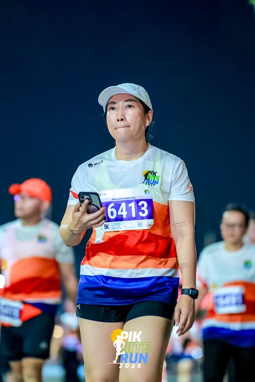 Race photo from PIK NITE RUN 2025