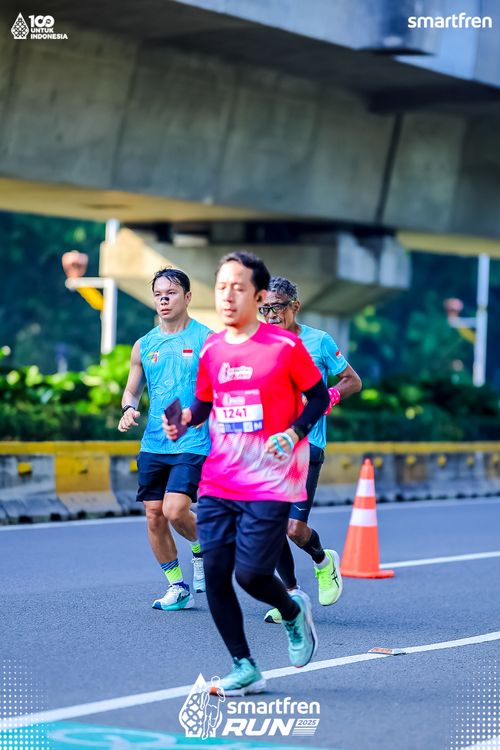 Race photo from Smartfren Run 2025 