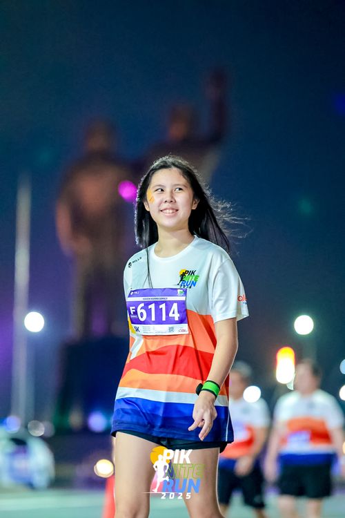 Race photo from PIK NITE RUN 2025