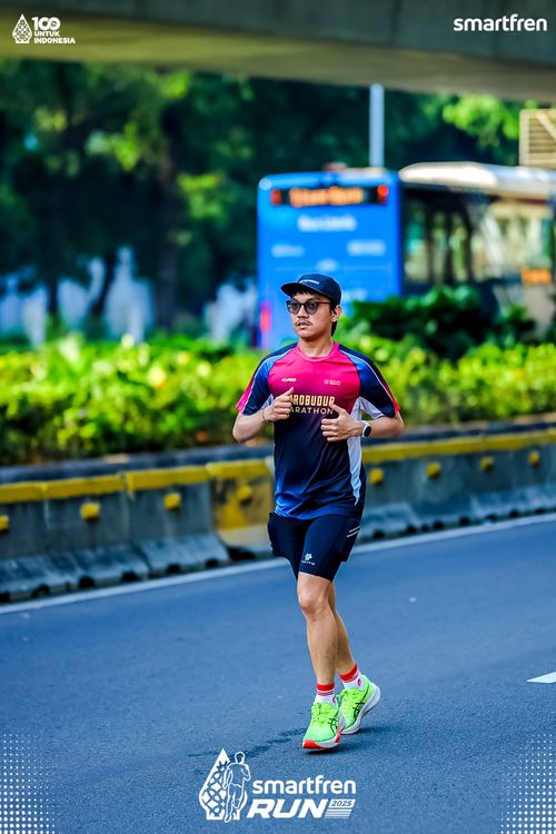 Race photo from Smartfren Run 2025 