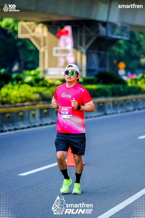 Race photo from Smartfren Run 2025 