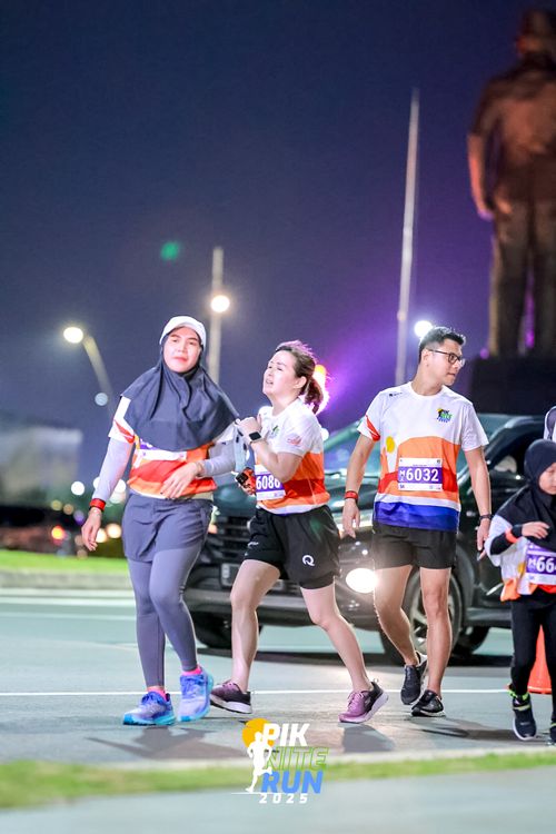 Race photo from PIK NITE RUN 2025