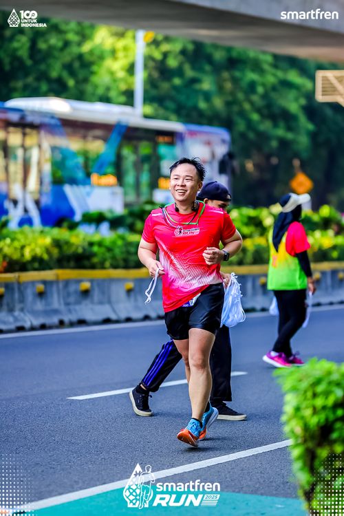 Race photo from Smartfren Run 2025 