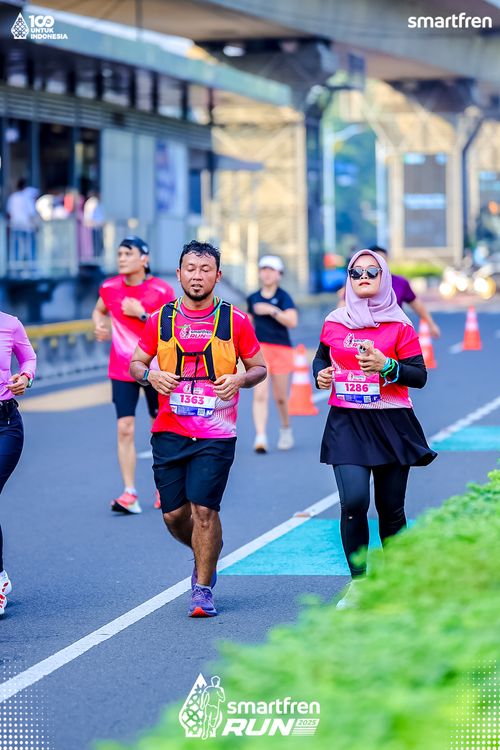 Race photo from Smartfren Run 2025 
