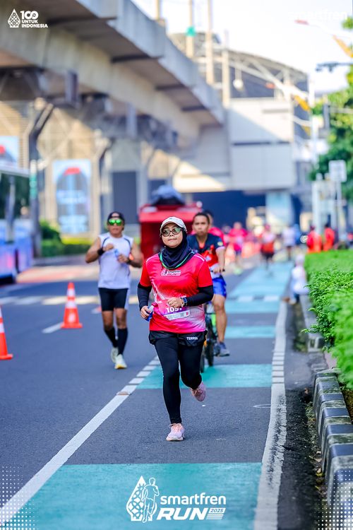 Race photo from Smartfren Run 2025 