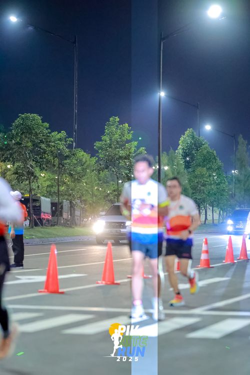 Race photo from PIK NITE RUN 2025
