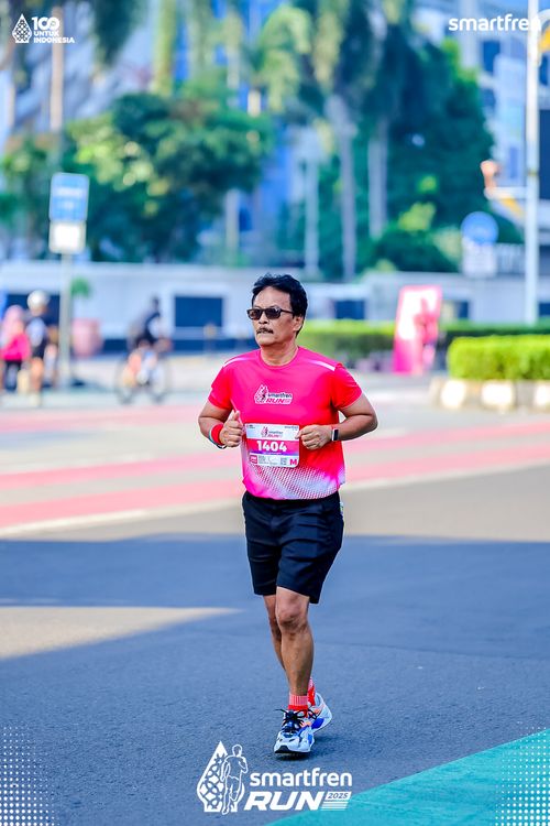 Race photo from Smartfren Run 2025 