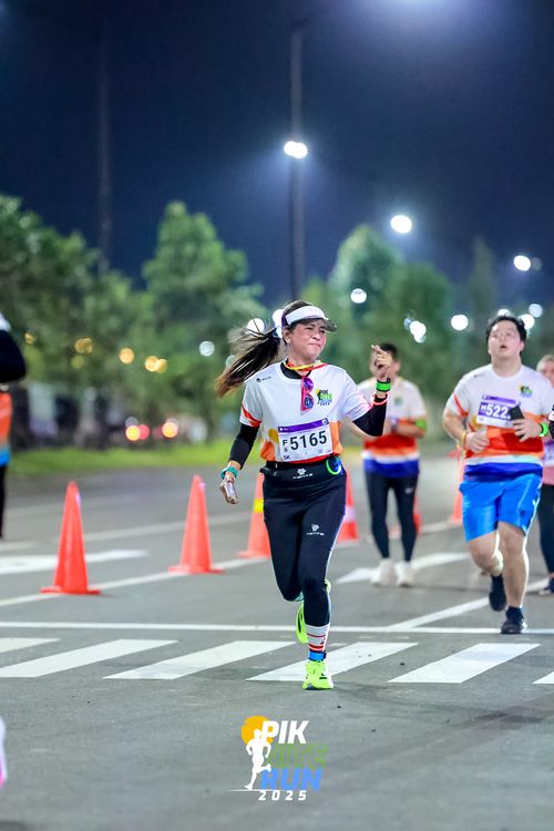 Race photo from PIK NITE RUN 2025