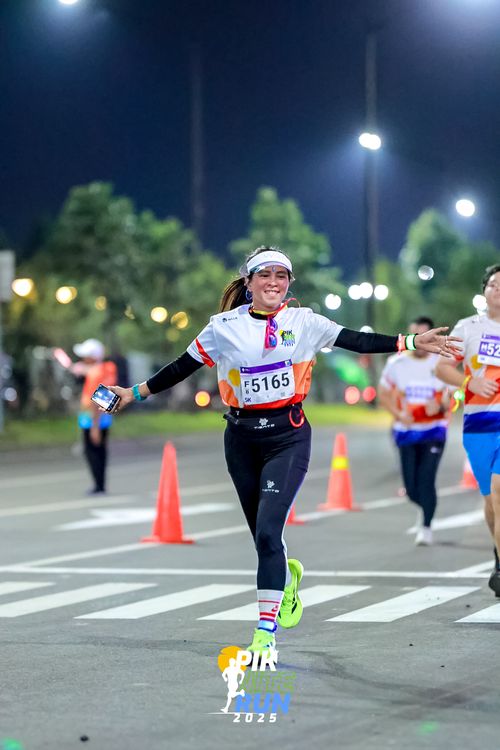 Race photo from PIK NITE RUN 2025