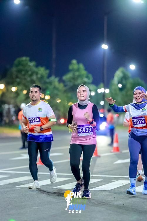 Race photo from PIK NITE RUN 2025