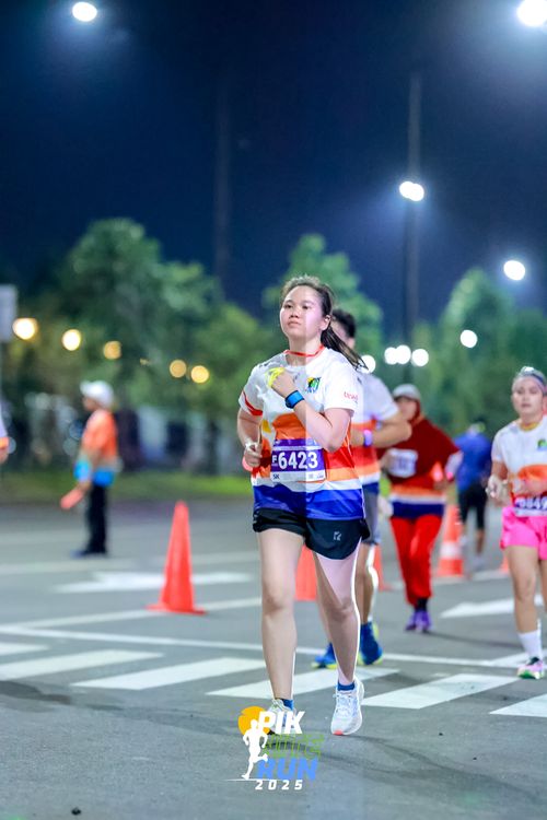Race photo from PIK NITE RUN 2025