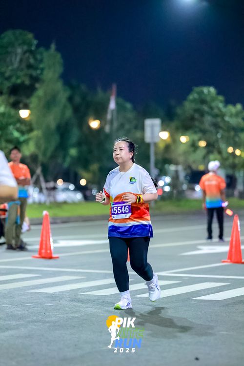 Race photo from PIK NITE RUN 2025