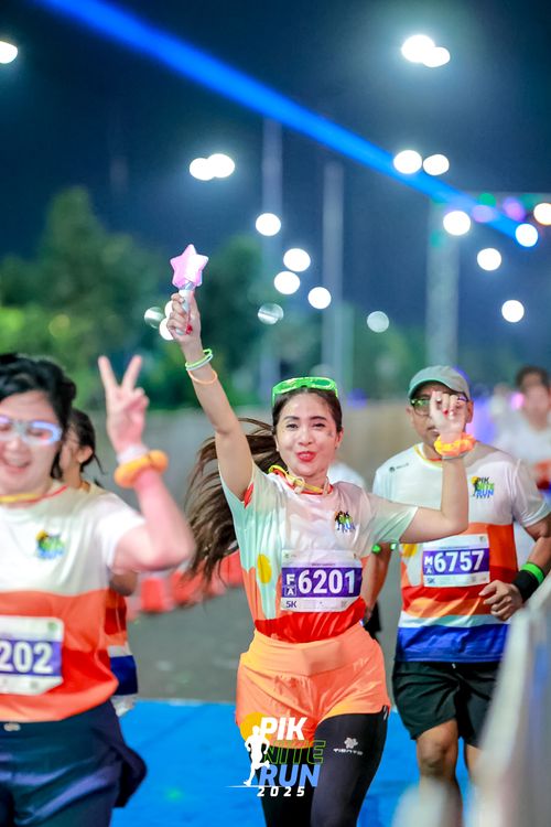 Race photo from PIK NITE RUN 2025